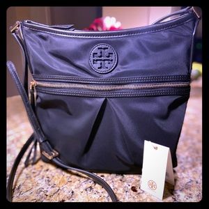 𝗧𝗢𝗥𝗬 𝗕𝗨𝗥𝗖𝗛 𝗡𝘆𝗹𝗼𝗻 𝗦𝘄𝗶𝗻𝗴𝗣𝗮𝗰𝗸